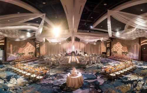 Mystic Lake Casino Hotel
