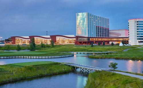 Mystic Lake Casino Hotel