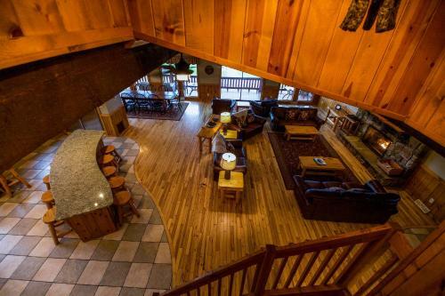 Grande Butte Lodge - Hocking Hills Home