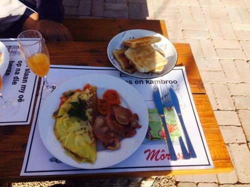 Hostal Kalahari Camelthorn Camping And B&B