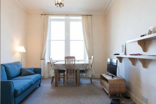 Apartamento 2 Bedroom Flat Sleeps 4 By The Shore