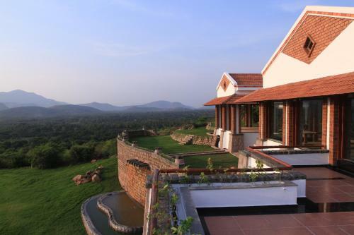 Hotel Kadambavanam Ethnic Village Resort