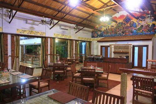 Hotel Kadambavanam Ethnic Village Resort