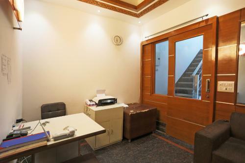 Hotel Oyo 15183 Jjk Home Stay