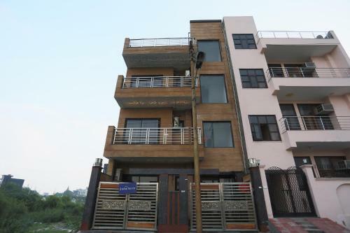 Hotel Oyo 15183 Jjk Home Stay