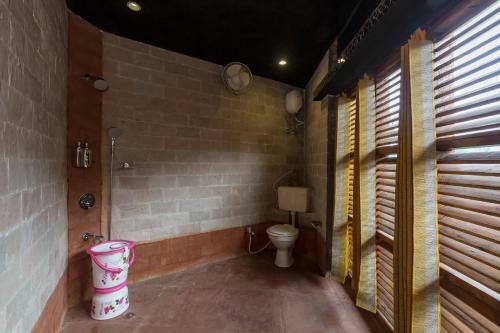 Villa Saffronstays Riverrock