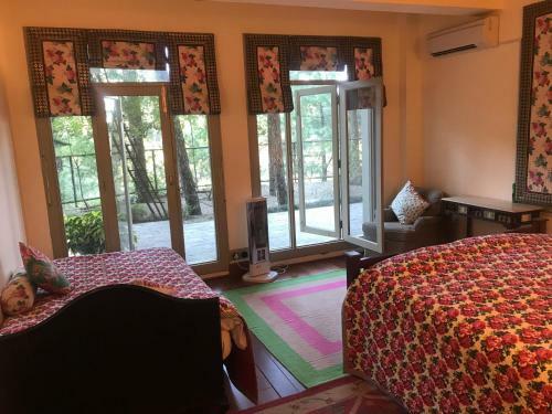 Hotel 7 Pines - " An English Retreat"