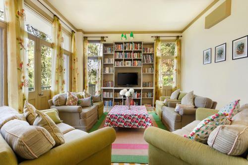 Hotel 7 Pines - " An English Retreat"