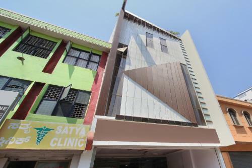 Oyo 12153 Hotel B S International