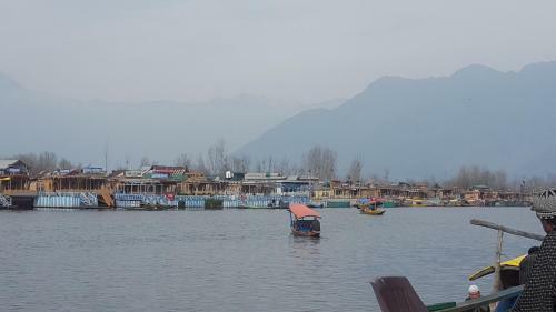 Houseboat Altaf