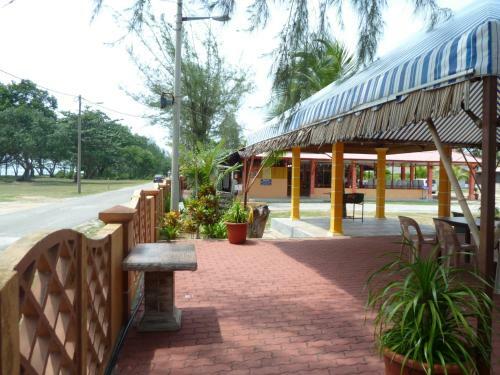 Hostal Cempaka Beach Resort