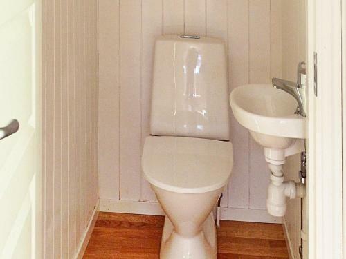 Four-bedroom Holiday Home In Arn�yhamn