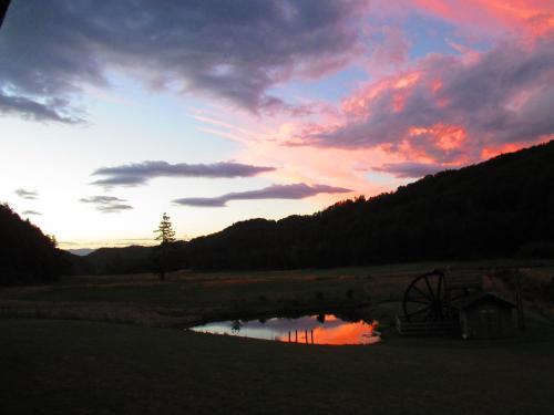 Ahaura Lodge & Waterwheel Farm