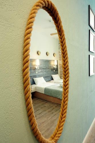 Mama Leone Hotel