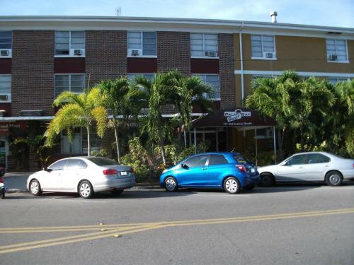 Hotel Palm Grove Inn