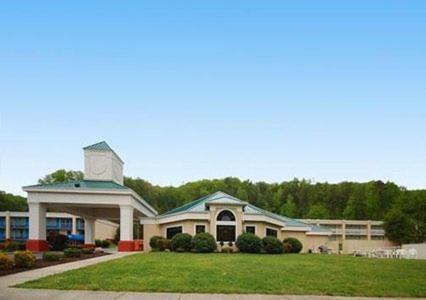 Hotel Baymont By Wyndham Harriman