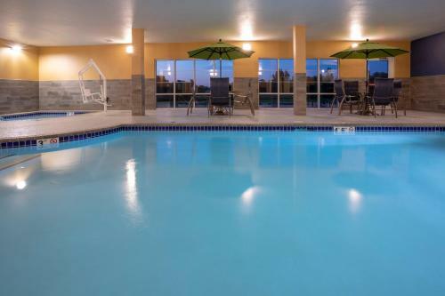 Grandstay Hotel & Suites
