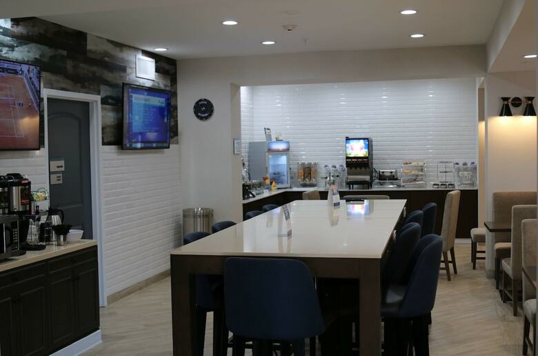 Hotel Best Western Plus Commerce Parkway Inn & Suites