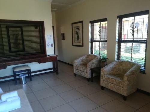 Hostal Moon And Sixpence Garden Guest House