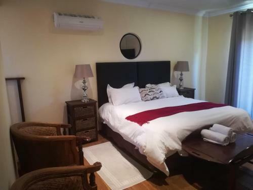 Hostal Moon And Sixpence Garden Guest House