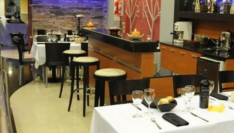 Hotel Osam