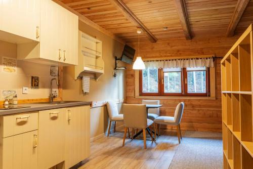 Hostal Domek G�rski Przy Bukowej Chacie