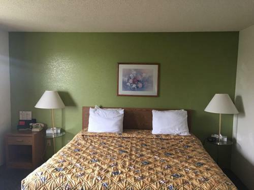 Hotel Prairie Rose Inn