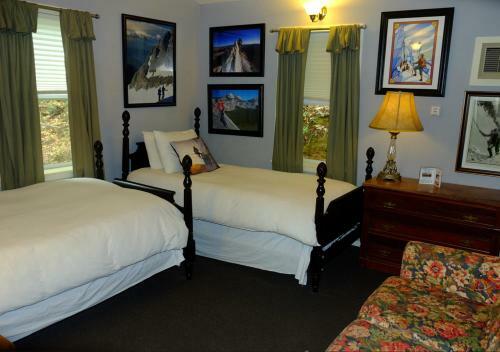 Lodge Yosemite Bug Rustic Mountain Resort