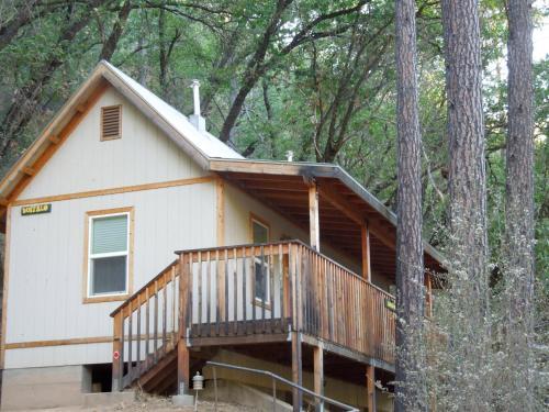 Lodge Yosemite Bug Rustic Mountain Resort