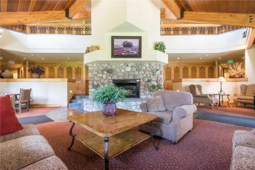 1106 Trappeur's Lodge, Trappeur's Crossing