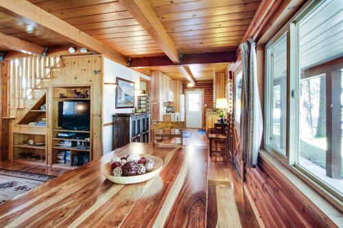 Rustic Tomahawk Cabin