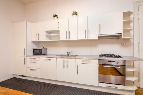 Apartamento Lesser Town Suites Near Petrin Park