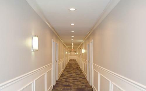 The Avenue Hotel