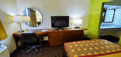 Motel Travel Inn And Suites
