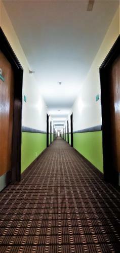 Motel Travel Inn And Suites