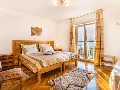 Magnificent Villa In Supetar With Swimming Pool