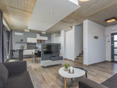 Modern Villa In Dracevac With Swimming Pool