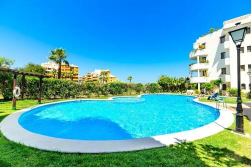 Punta Prima Apartment Sleeps 4 Pool Air Con Wifi