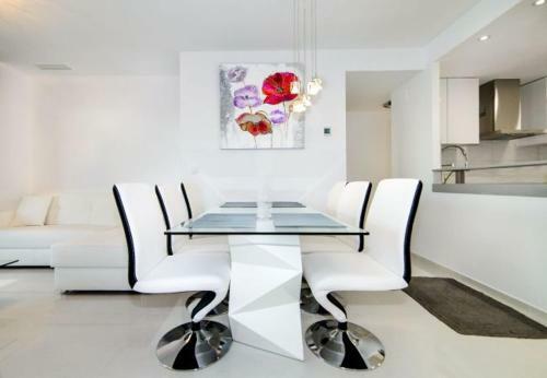 Punta Prima Apartment Sleeps 4 Pool Air Con Wifi