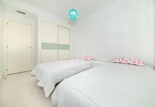 Punta Prima Apartment Sleeps 4 Pool Air Con Wifi
