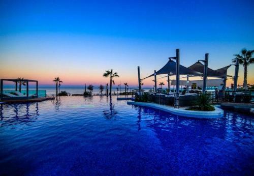 Punta Prima Apartment Sleeps 4 Pool Air Con Wifi