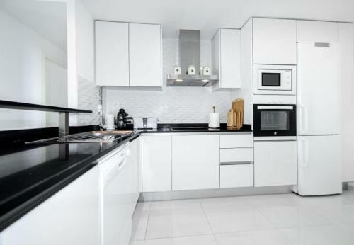 Punta Prima Apartment Sleeps 4 Pool Air Con Wifi