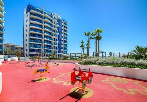 Punta Prima Apartment Sleeps 4 Pool Air Con Wifi