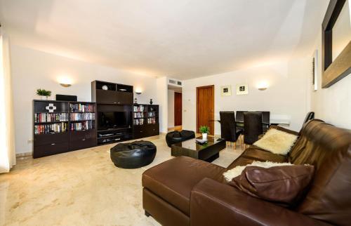 Punta Prima Apartment Sleeps 4 Pool Air Con Wifi