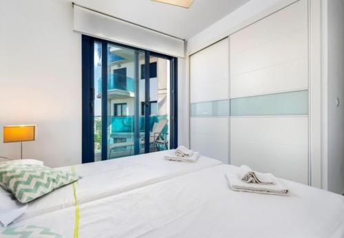 Punta Prima Apartment Sleeps 4 Pool Air Con Wifi