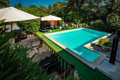 Hostal Auberge D'uzes