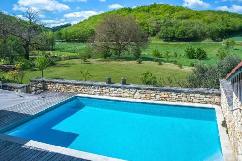 Saint-amand-de-coly Villa Sleeps 6 Pool Air Con