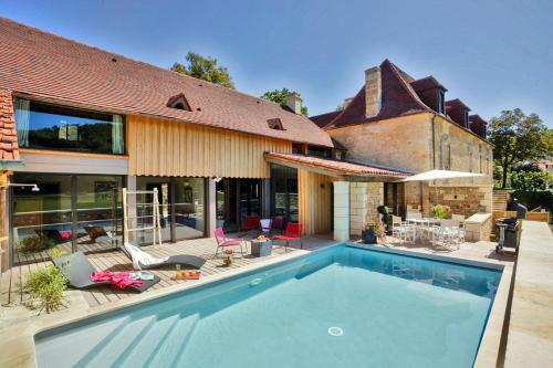 Saint-amand-de-coly Villa Sleeps 6 Pool Air Con