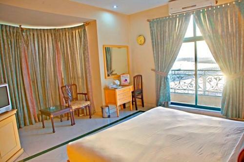 Tulip Riverside Hotel