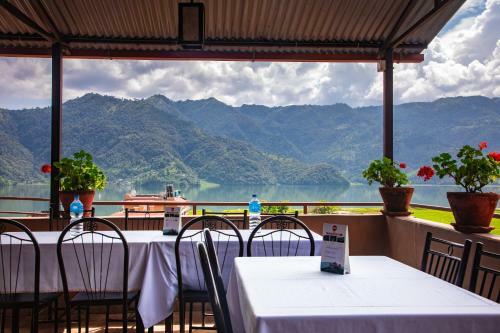 Hotel Oyo 11455 August Lake Resort